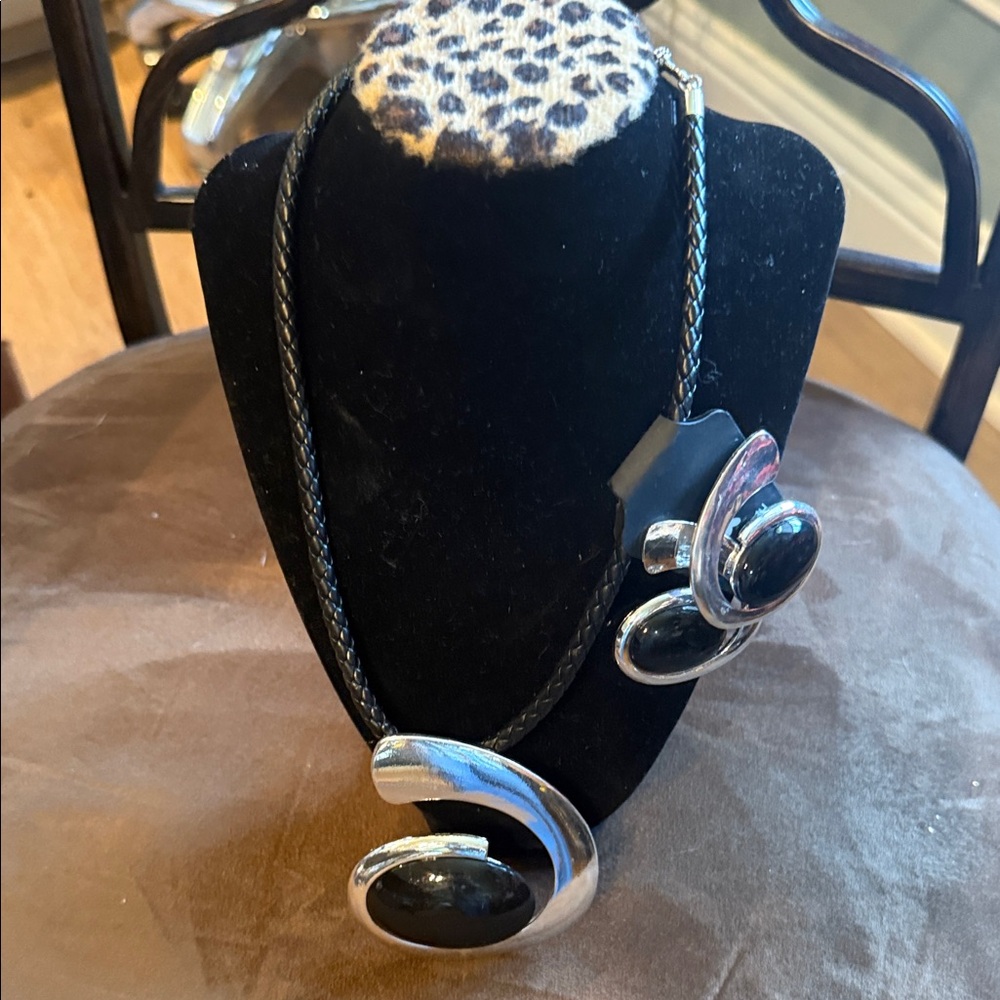 Elegant Silver and Black Jewelry Set necklace and earrings NWOT